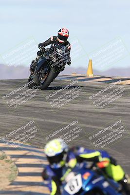 media/Nov-16-2025-Race Pace (Sun) [[8c5fa54630]]/Verified Riders/1-Turns 9 and 10 (925am)/